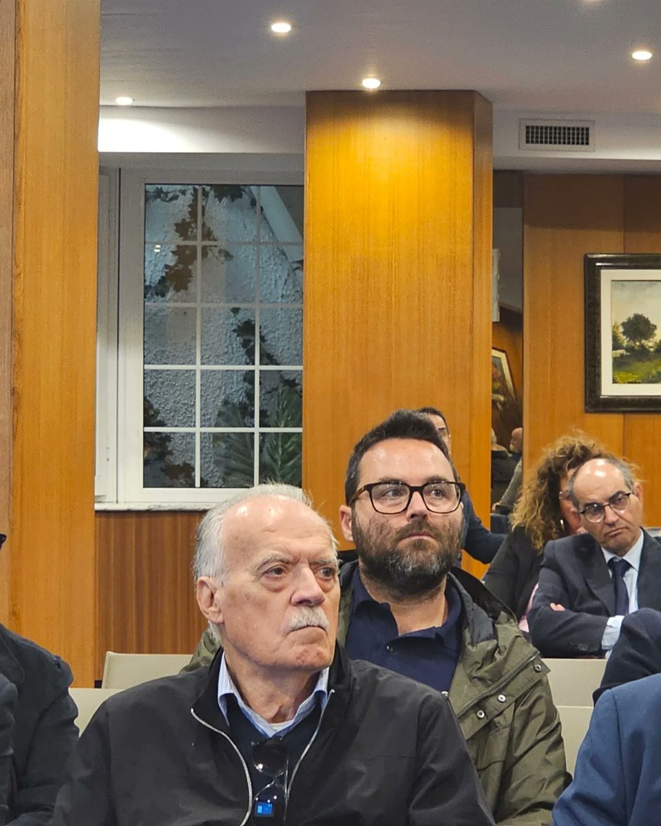 ⚠️ in #Puglia a #Bari riconfermato #DarioLoporchio!
Ospiti d'onore il Sottosegretario alla #Salute #MarcelloGemmato, il #consiglieregionale #MichelePicaro e l'avv. #FrancescoPapadia.
Presenti #UtlBari #AntonioCaprio e #UrPuglia #GiuseppeSanzo'.
Presiede il <a href="/FmMilloch/">Seg. Naz. Ugl-Fna</a>.

✅️🔵