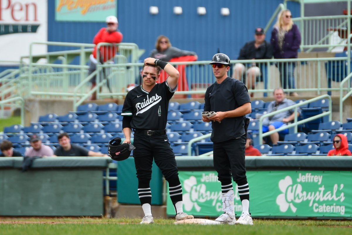 WSURaidergang's tweet photo. The #Raidergang scores twice, while the Penguins plate one run in the fourth. 

@carsonclark21 » RBI single
@_ACB3_ » Sac fly RBI

END 4 | Wright State 2, YSU 4 https://t.co/IWVaMKCT0s