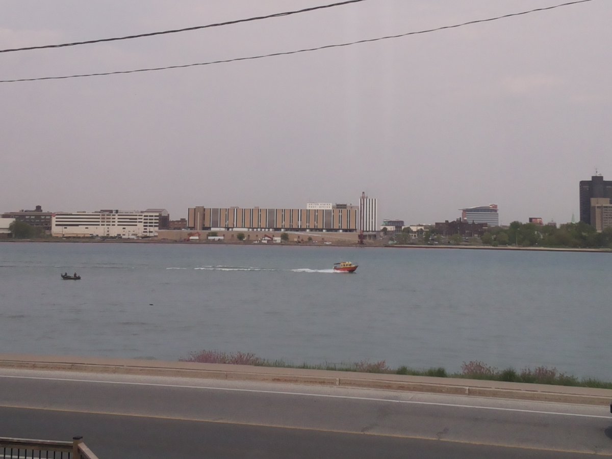 🇨🇦 TRUE NORTH, Unknown Type (8 x 3 m), course: 60.1 ° / speed: 19.7 kn marinetraffic.com/en/ais/details… #boatnerd #greatlakesshipping #detroitriver