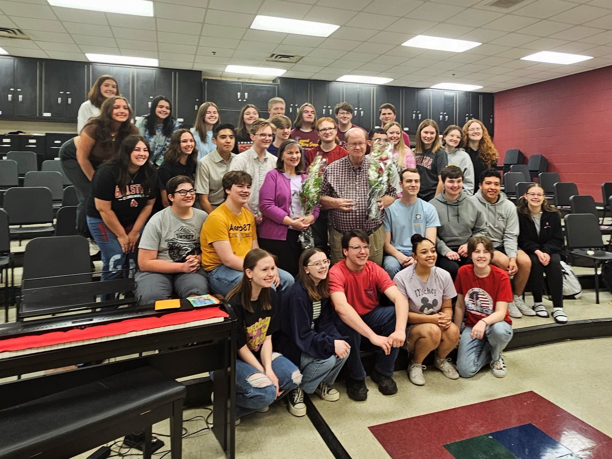 Congratulations to Mrs. Susan Cahalan, the recipient of the 2022-2023 Crystal Berry Support Staff Member of the Year.

Thank you for your years of service to our students and your community. You are greatly appreciated.