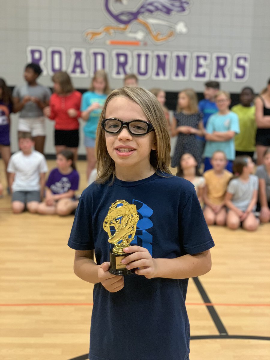 BecknerPE's tweet photo. I’m so incredibly proud of my Fast Feet Running Club! Together, they completed 544.28 miles! Way to work hard and commit to be more fit! @rockwoodschools @PrincipalRM #ridgerocks #elementaryPE #fitkidsfitcommunity https://t.co/VaAumdW6lp