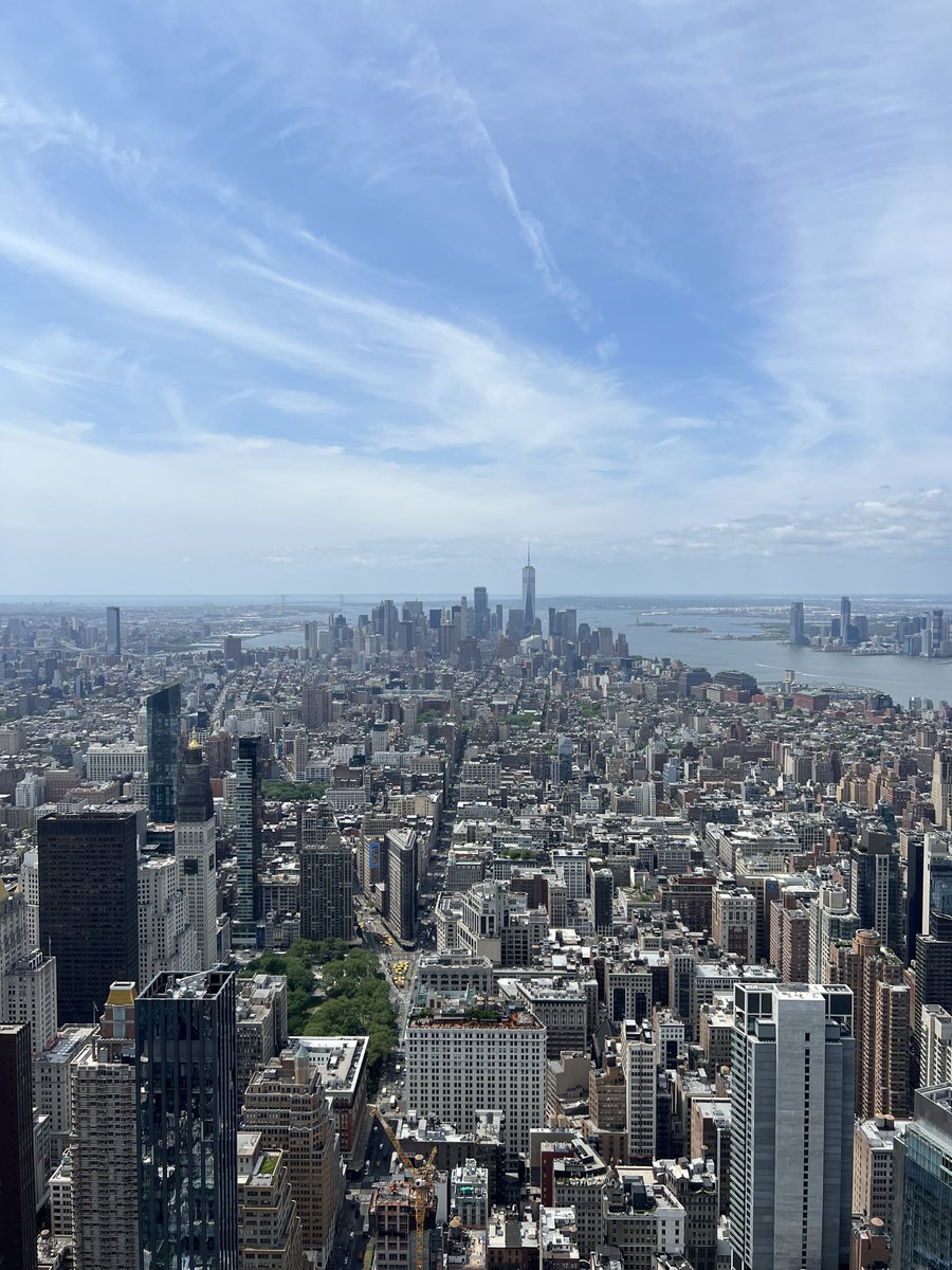 EmpireStateBldg's tweet photo. Have a good weekend 💕 https://t.co/StNBAkk76b