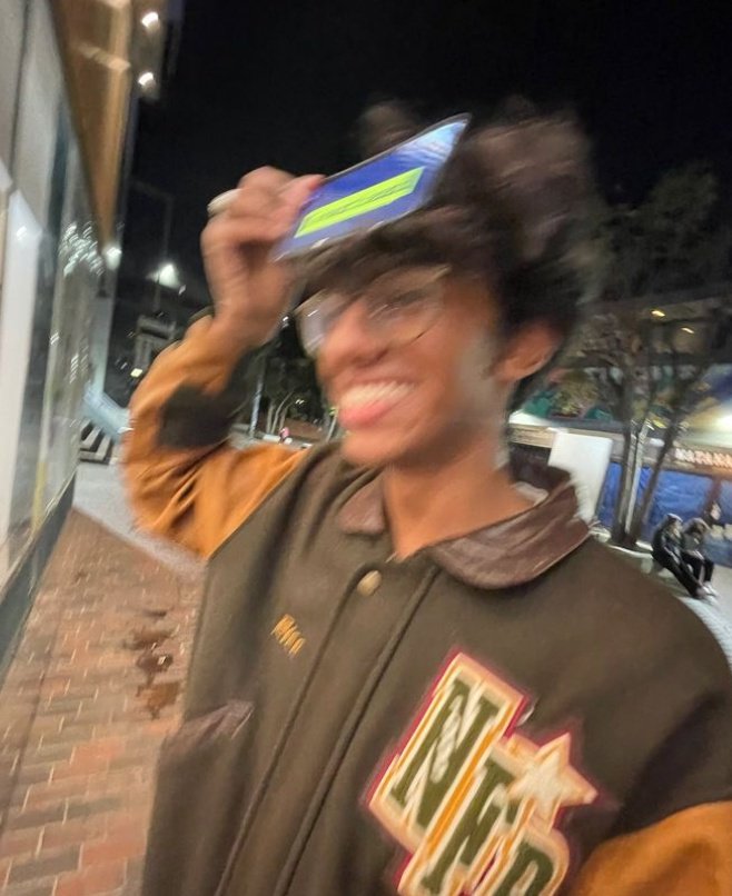 — james potter's phone; a thread 🧵

☆ made with <a href="/jmeslovr/">matt 18+</a>