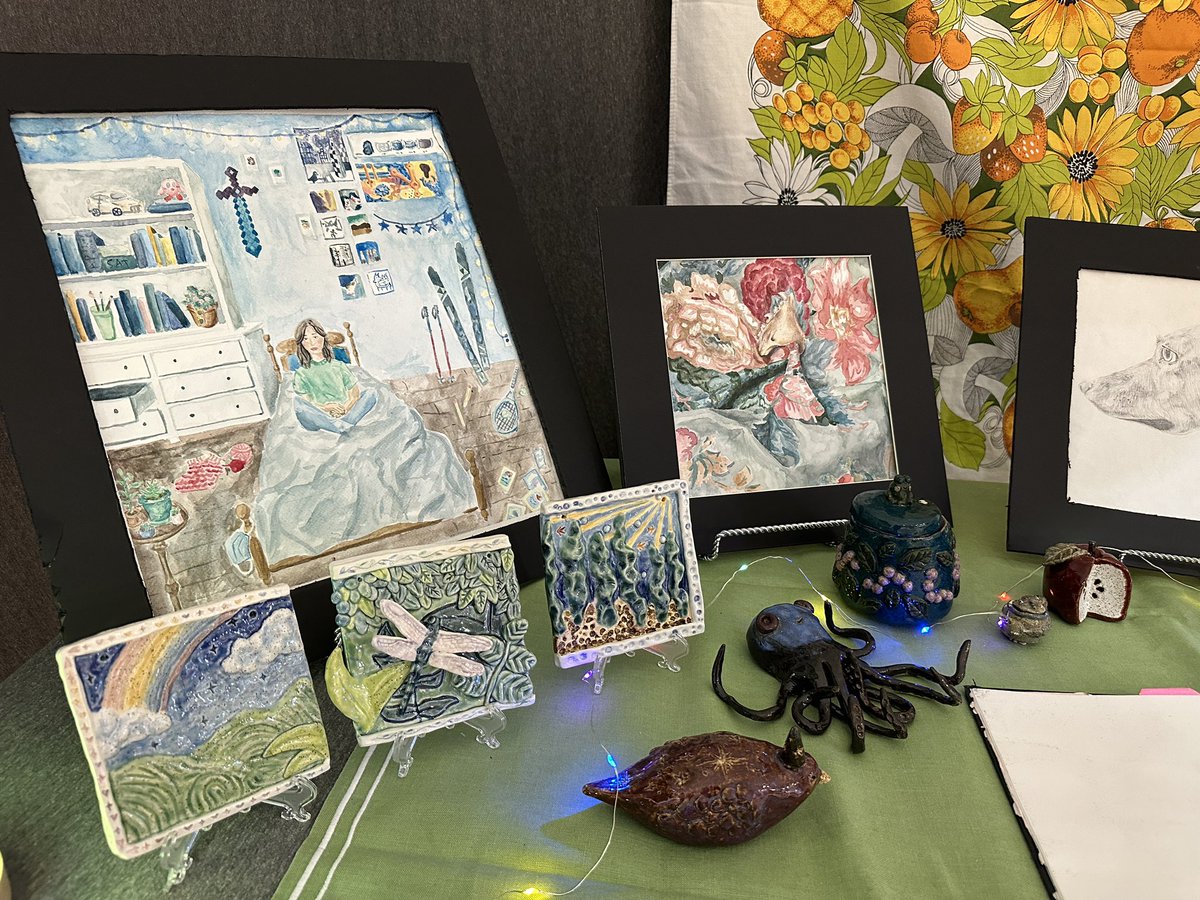 GlensFallsCSD's tweet photo. 🤩 Absolutely gorgeous, inspiring, and moving artwork on display during the 18th annual Art EXPO at GFHS! Congratulations to all student-artists with works on display … from our Senior Artist showcases to our elementary art displays! #GFNationProud https://t.co/2tUYkAxoE0