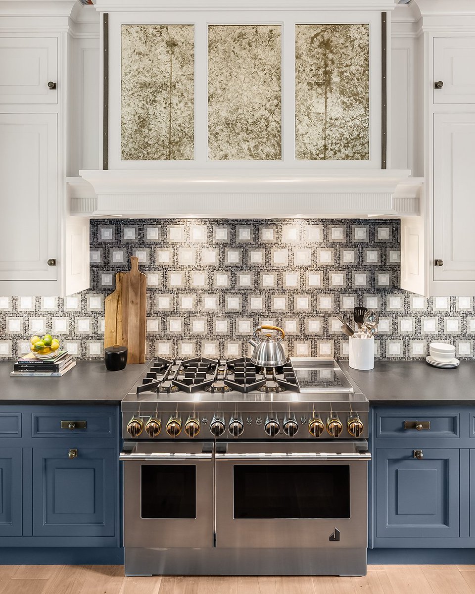 Immerse yourself in luxury. JennAir appliances are designed to elevate your kitchen aesthetic, making a bold statement in your dream home.

Featuring the JennAir® 48” RISE™ Professional-Style Range with Chrome-Infused Griddle.
Learn more: spr.ly/JennAirRiseRan…

#JennAirCanada