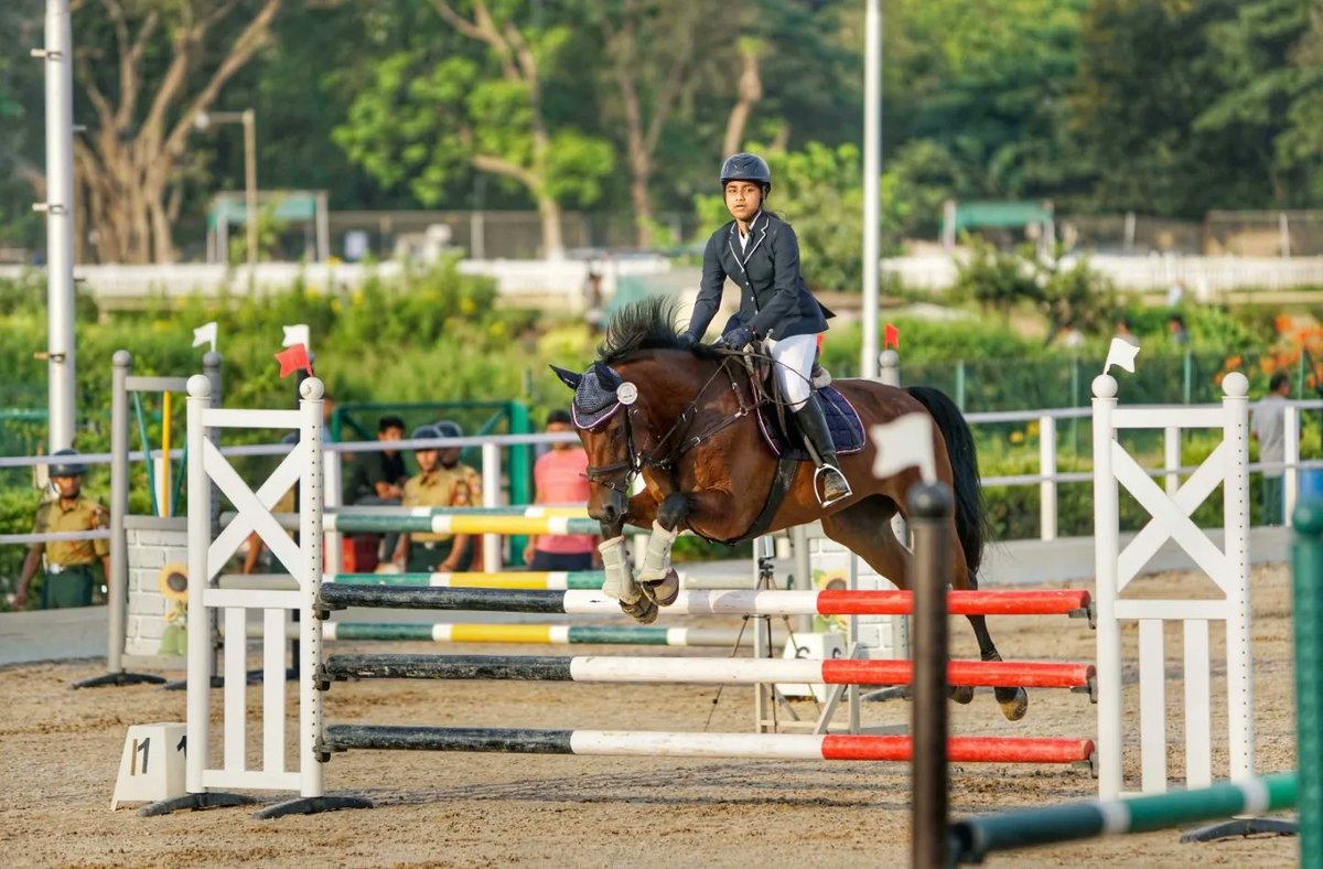 Weekend Views that are just 🔥🔥🔥
 #tgif #friyay #weekendishere
#weekendvibes
.
.
#thingstodoinmumbai  #events  #horseriders #sports #behindthescenes #dressagerider #dressage  #dressagehorse #showjumping #showjumpinghorse #showjumper #showjump  #power #Passion
