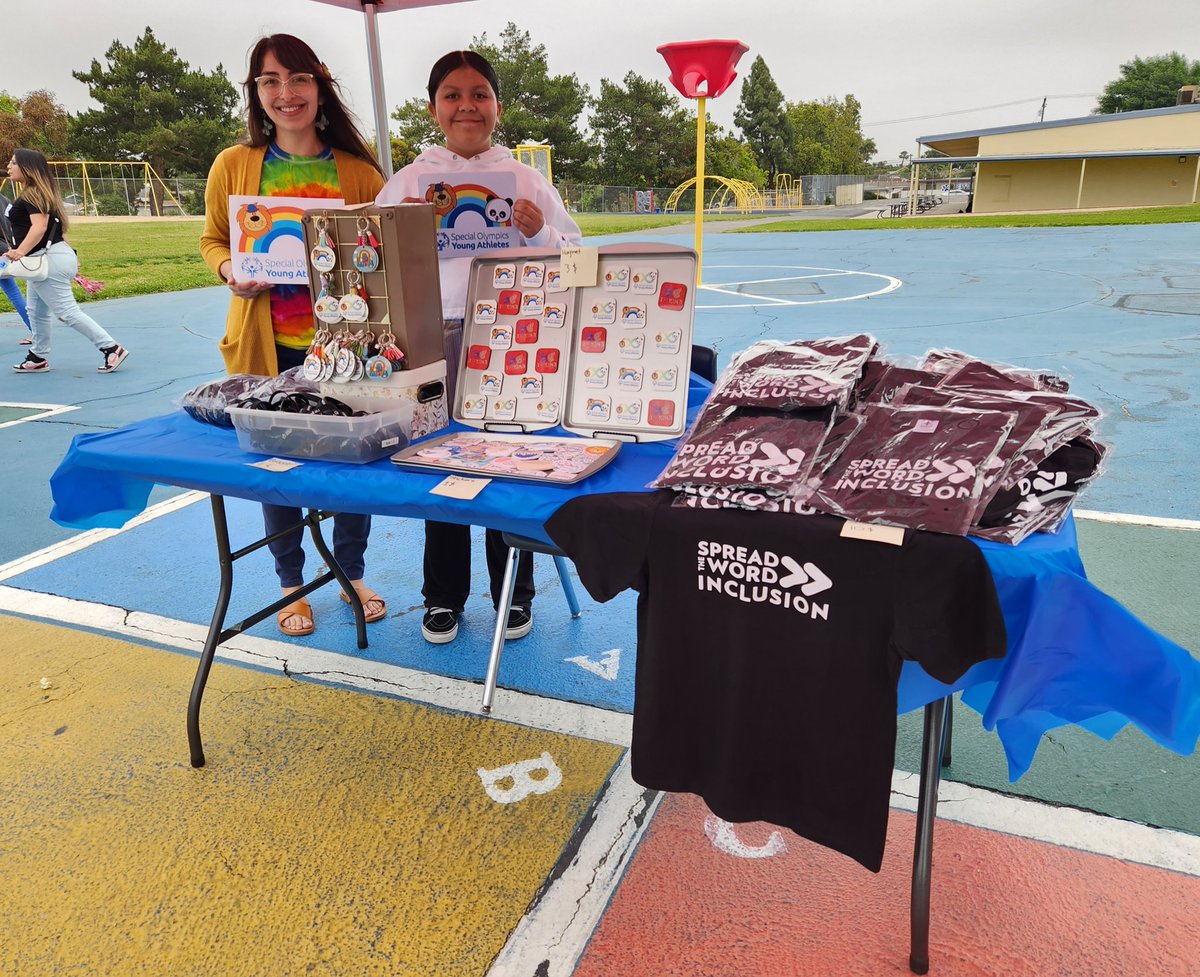 @Lion_Counselor & @LasLomasSchool IDEA Club selling one of a kind SpecialOlympics YoungAthletes Merch in support of our @LHCSDEarlyLearn Olympians! #LHCSD #PandaPride #Inclusion