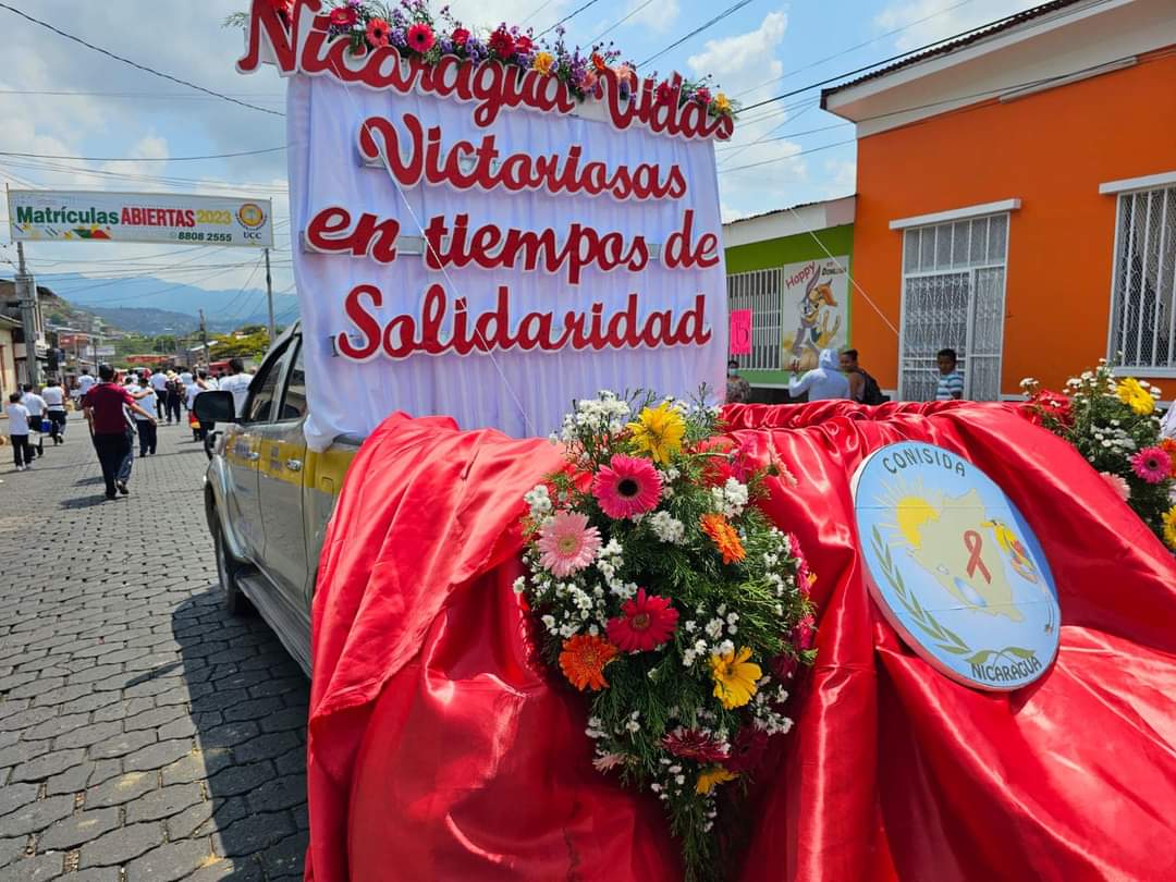 ‼️Con amor y solidaridad matagalpinos participaron en masiva caminata para portar mensajes de solidaridad a las personas con VIH y sus familiares a quienes se les han restituido sus derechos gracias al Buen Gobierno
 @JohnHallmar
@AllanCruz93
@SomosMD2
#SaludEnFamiliaYComunidad