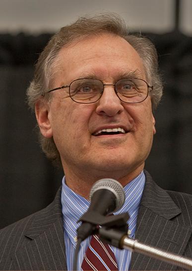 It is #JewishHeritageMonth and this is the story of Stephen Lewis!

Stephen Lewis was born on Nov. 11, 1937 in Ottawa. As a student at U of T, he debated John F. Kennedy in 1957 regarding if the US had failed as a world leader. He narrowly lost the debate 204-194

🧵1/4