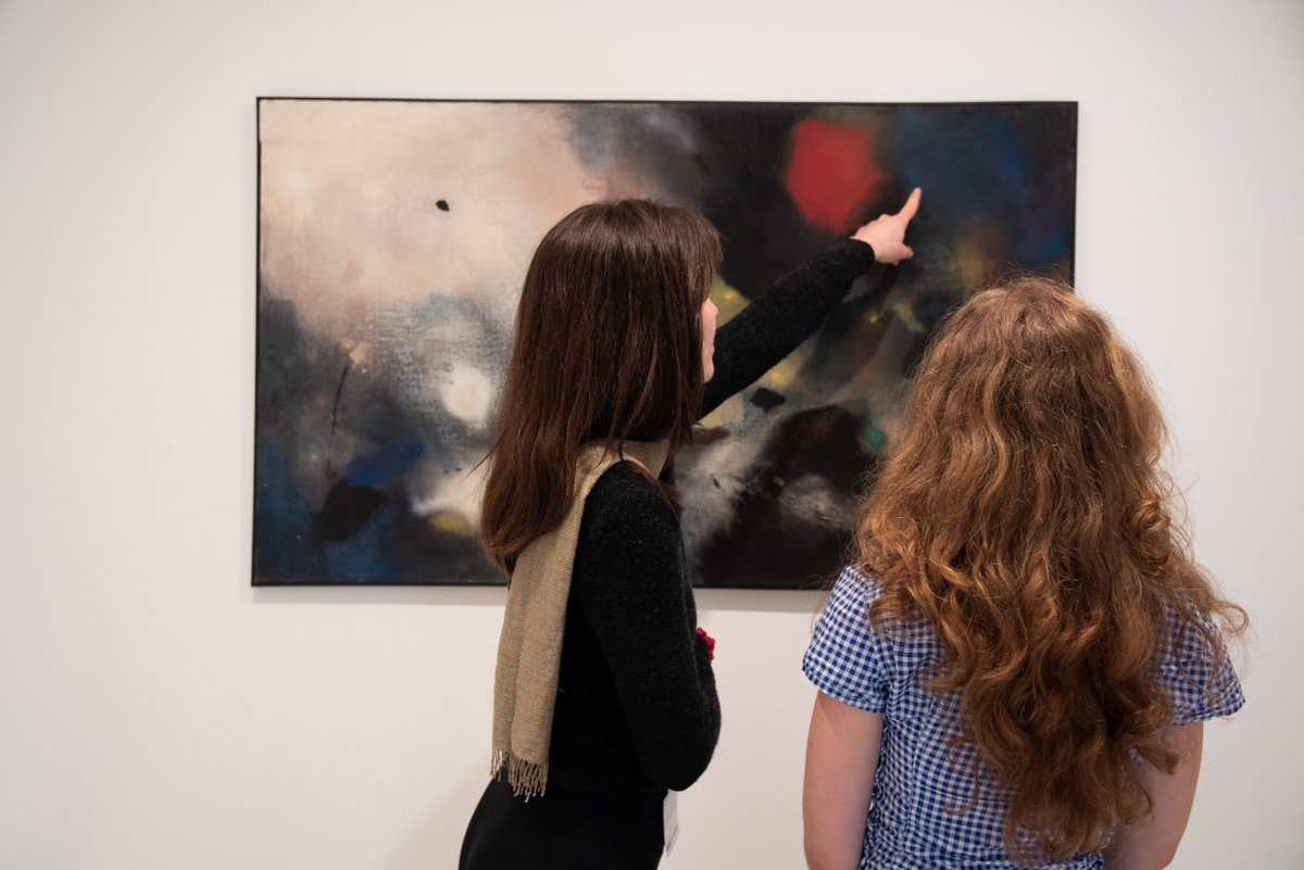 GuggenheimPGC's tweet photo. #BacciRoomTour – “Avvenimenti”✨Perché le opere di Edmondo Bacci si chiamano “Avvenimenti”? Perché si tratta di veri e propri eventi, in cui luce e colore si rincorrono sulla tela creando un unico spazio che mettiamo in moto attraverso il nostro sguardo.

#EdmondoBacci https://t.co/zh1ipQhHJR