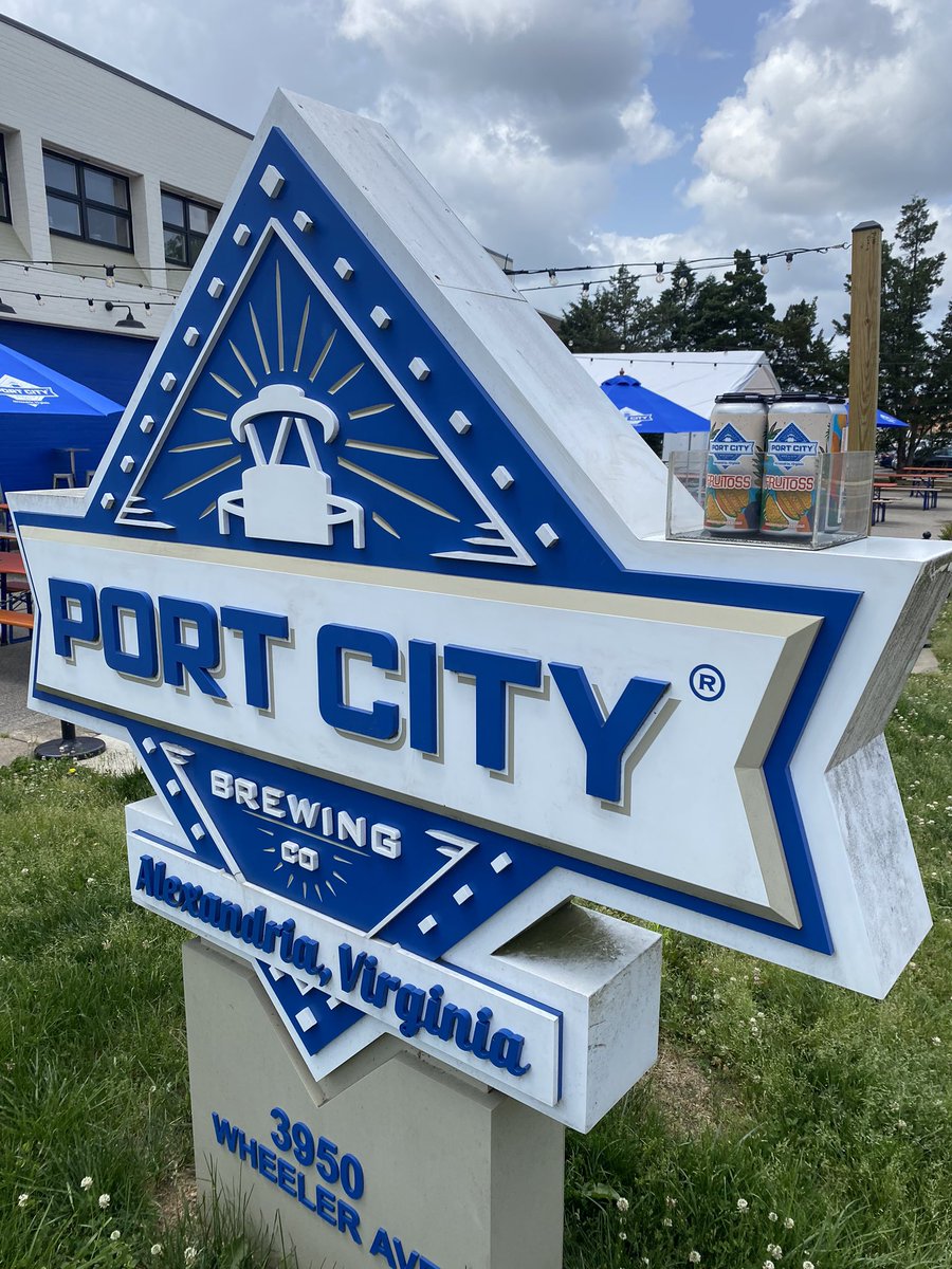 PortCityBrew's tweet photo. Pineapple 🍍 means we’re open! https://t.co/hXVb5StN1Y