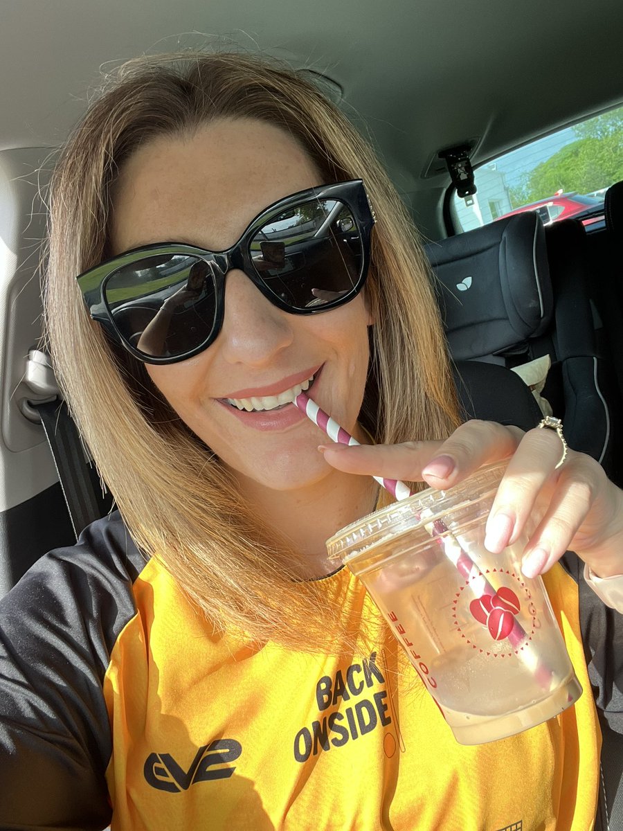 When the Bridesmaids think they’re stitching up but you’re actually buzzing with your new top 😂 ‘MON ANNAN <a href="/AnnanAthleticFC/">Annan Athletic FC</a>  <a href="/ste_swingle/">steven swinglehurst</a>  💛🖤