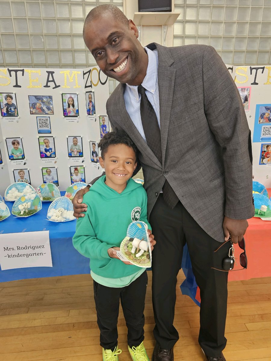 Mr. Moore tweet media