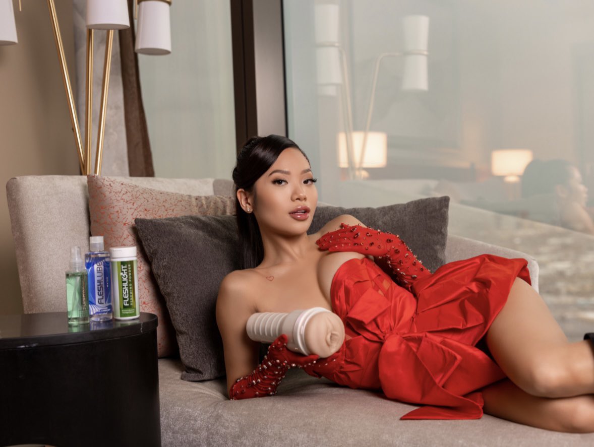 Vina Sky💋 on Twitter: "Shop my link in bio 💋"