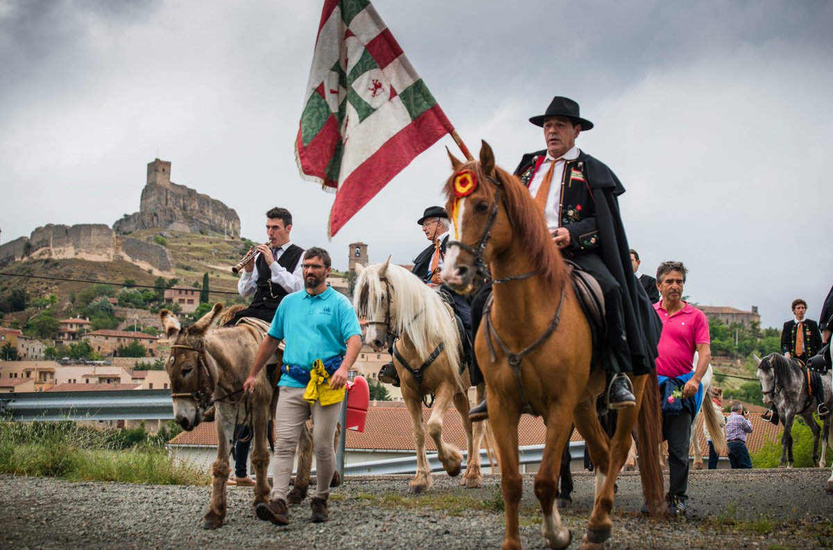 AytoSiguenza's tweet photo. 🐴 La #Caballada de #Atienza, historia e identidad serrana.  Este año, se celebra el domingo, 28 de mayo.
👉 Quieres conocerla un poco mejor ❓
Fotos @NuevaAlcarria 
https://t.co/xIibpizi0S https://t.co/RNHXvdJtU9