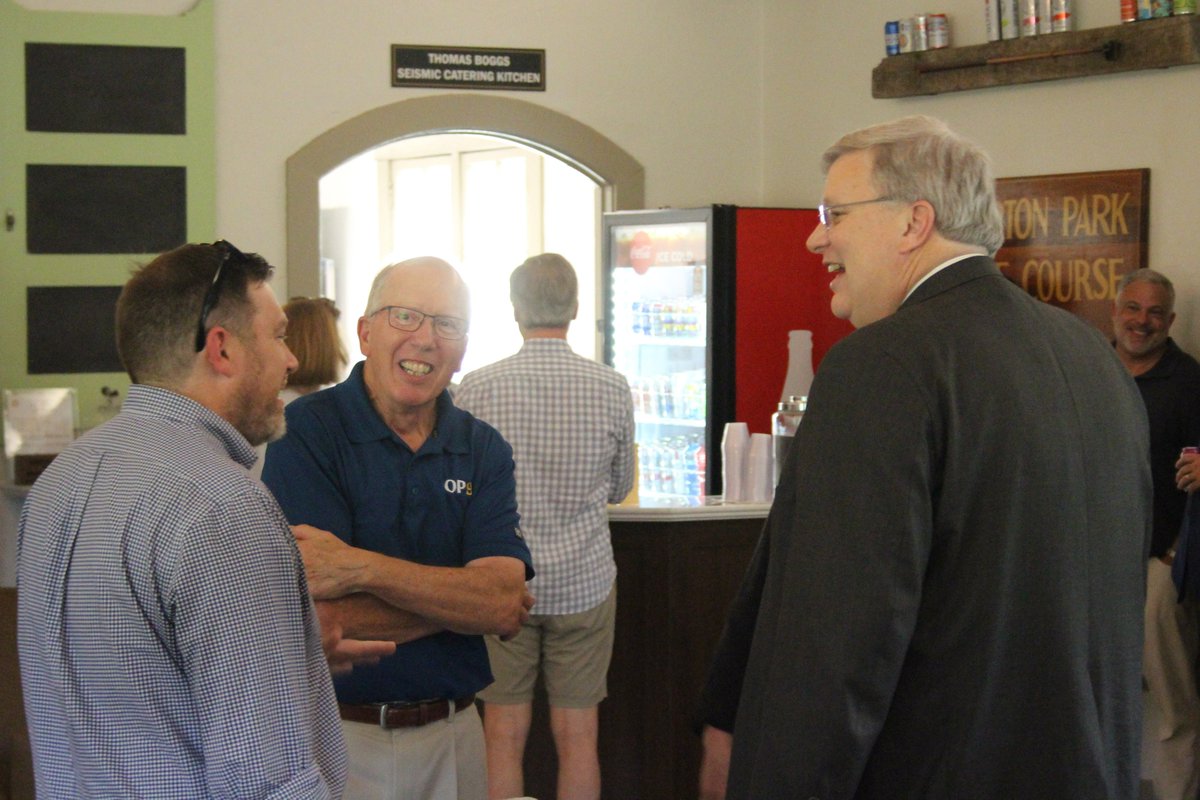 nickintosh's tweet photo. Last night was a great day for golf in Memphis as we reopened the Abe Goodman Clubhouse. Pictured are two of the guys responsible for the renovated clubhouse @OP9Golf (@MayorMemphis and Parks Dixon) and some guy with sunglasses on his head. https://t.co/yFEpqkHUCa