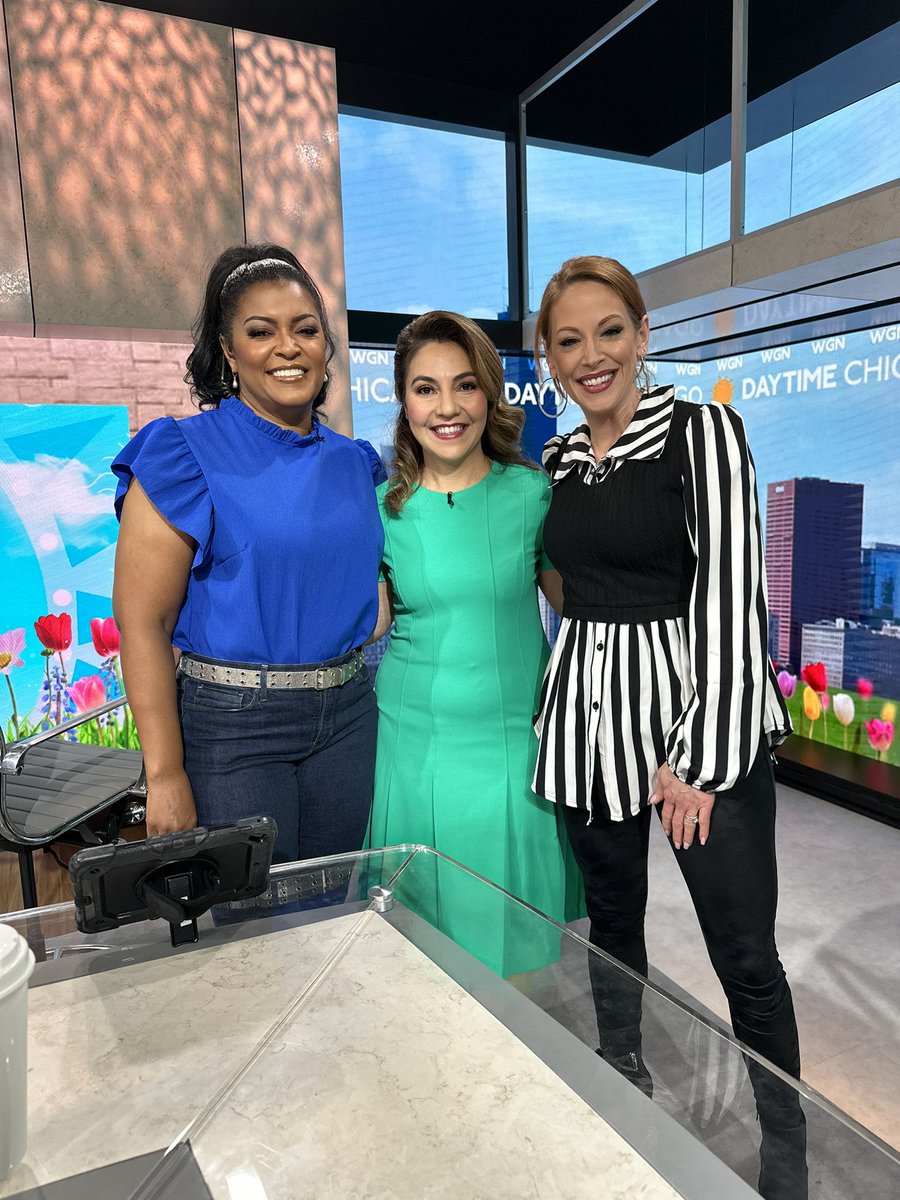 TanHaigh's tweet image. Thank you for having me @DaytimeChicago #WGN ! I talked to @TonyaFrancisco and @AmyRutledgeTV about social media laws on the horizon for kids that also reduce pressure on parents. @KIDSTOOMVMT
