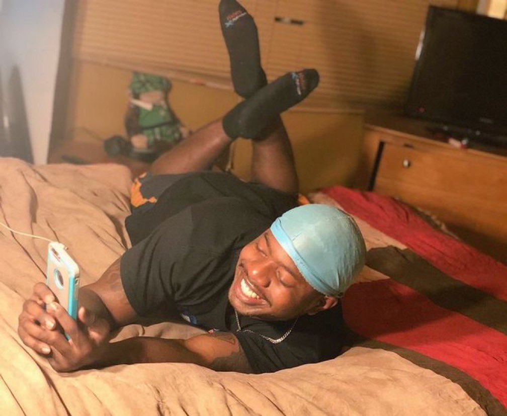 i’m a léonie stan but jade liking the “i broke up with léonie” message and maël smiling… yeah skam france got me