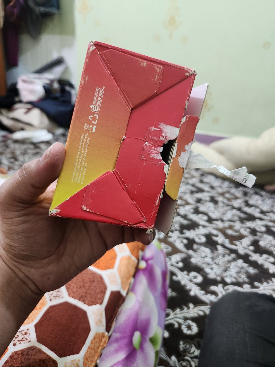 tosifqamar's tweet photo. @flipkartsupport highly disappointed, ordered basic samsung phone and got used phone today, called cx care(Nitin) and he refused to help and also said no manager available Order ID - OD428112311114791100
Mobile number- 8700282866 https://t.co/1P55cOpYCF