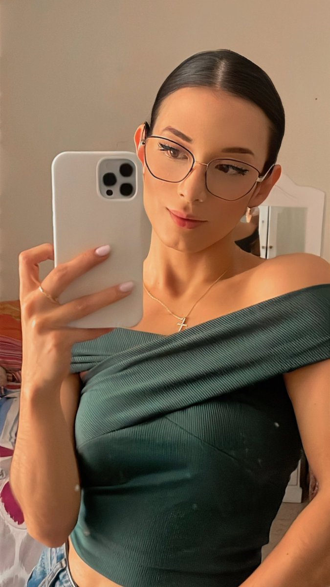 Krizia Medina on Twitter "💚"