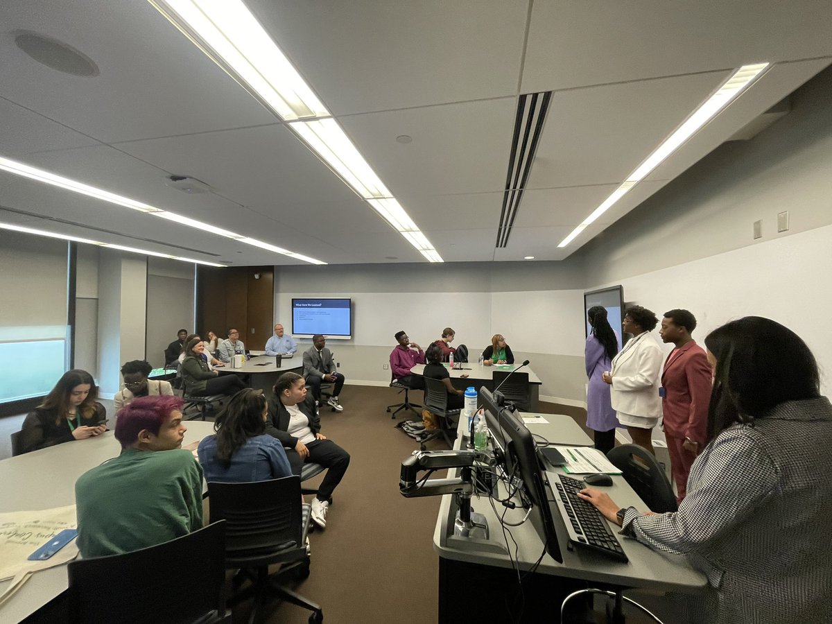 mollyb0903's tweet photo. Today, students from Camous International High School, Lincoln West Science &amp; Health, Euclid, Bedford, Brooklyn, Normandy, @MapleAbraham presented their YPAR Projects. Congrats! @CSULevinCollege @MHJFoundation @CLEMetroSchools https://t.co/mP8M1KbTFg
