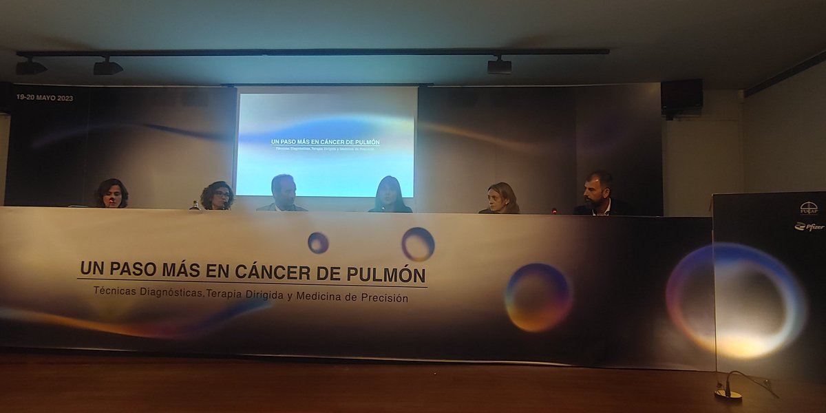 Excelente primera mesa sobre dx molecular en cáncer de pulmón con   Lola Isla, Edurne Arriola, <a href="/SansanoValero/">Irene Sansano, MD Phd</a>, Javier Gómez, <a href="/BellosilloBea/">BEA BELLOSILLO</a> y <a href="/lleomat/">Luis Leon</a>