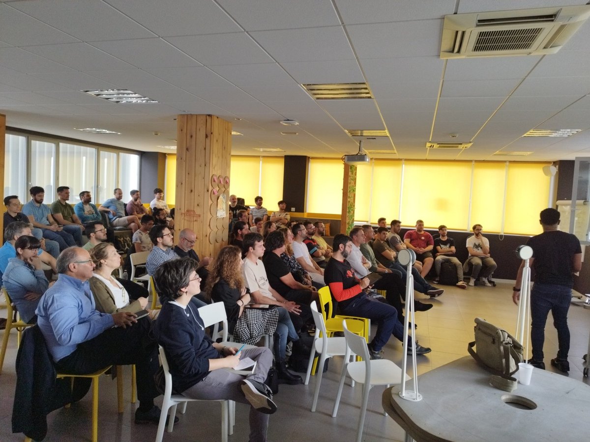 Carlos Caballero (@carlillo) on Twitter photo Disfrutando de @Angular con <a href="/bezael_perez/">Bezael Pérez</a> con todo el equipo de <a href="/AngularMalaga/">Angular Málaga</a> gracias a mis compañeros <a href="/NyaBlk/">Nya</a> <a href="/juaniman99/">JŪ∆ΠĮM∆Π¶¶ </a>
Alucinante comunidad de @Angular en Málaga! Disfrutando de @Angular con <a href="/bezael_perez/">Bezael Pérez</a> con todo el equipo de <a href="/AngularMalaga/">Angular Málaga</a> gracias a mis compañeros <a href="/NyaBlk/">Nya</a> <a href="/juaniman99/">JŪ∆ΠĮM∆Π¶¶ </a>
Alucinante comunidad de @Angular en Málaga!