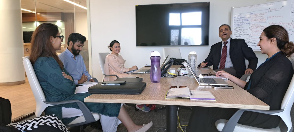 Team #ccit had an interesting fireside chat with Khalid Qureshi <a href="/AKUGlobal/">Aga Khan University</a> representing British Medical Journal #BMJ. We discussed #innovation in #biomedical #publishing, the #peerReview process, and the different BMJ journals that are relevant to #LMICs like #Pakistan. 1\2