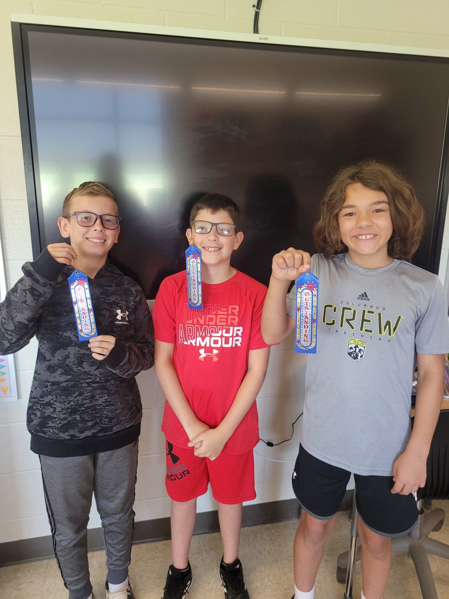 andreadowns19's tweet image. Blue ribbons for all three boys and their ALPHA projects on the Inspiration Station! #futureproblemsolvers #problembasedlearning
@CESTigerPride