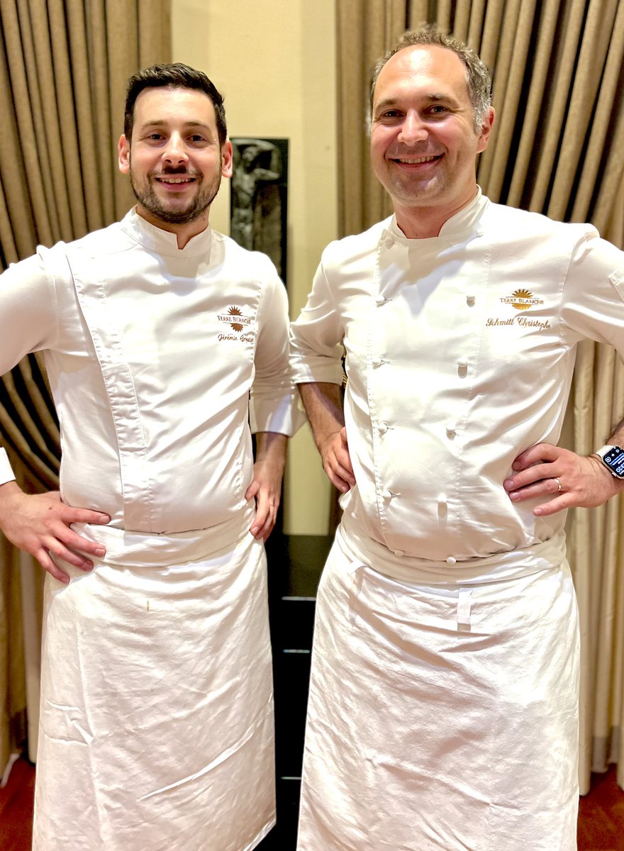 petitlugourmand's tweet photo. Le Faventia étoilé @guideMichelinFR @Terre_Blanche Le chef Christophe Schmitt orchestre une cuisine créative et identitaire profonde et délicate qui encense le terroir et les produits d’excellence de la Provence et de la Méditerranée #CotedAzurFrance #chef #Gastronomie #michelin https://t.co/PSXEQYAg6g