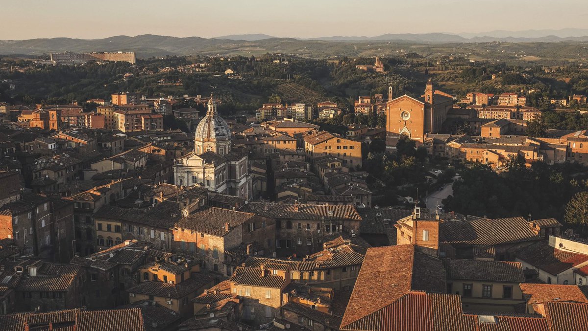 During May 29th-30th, the University of Sienna will be the host of our next transnational project meeting. We are eager to reunite our team!
bit.ly/3MGMUX3
📷 photo by freepik.com

#highereducation #rethinkfinance #erasmusplus #education #erasmusplusproject