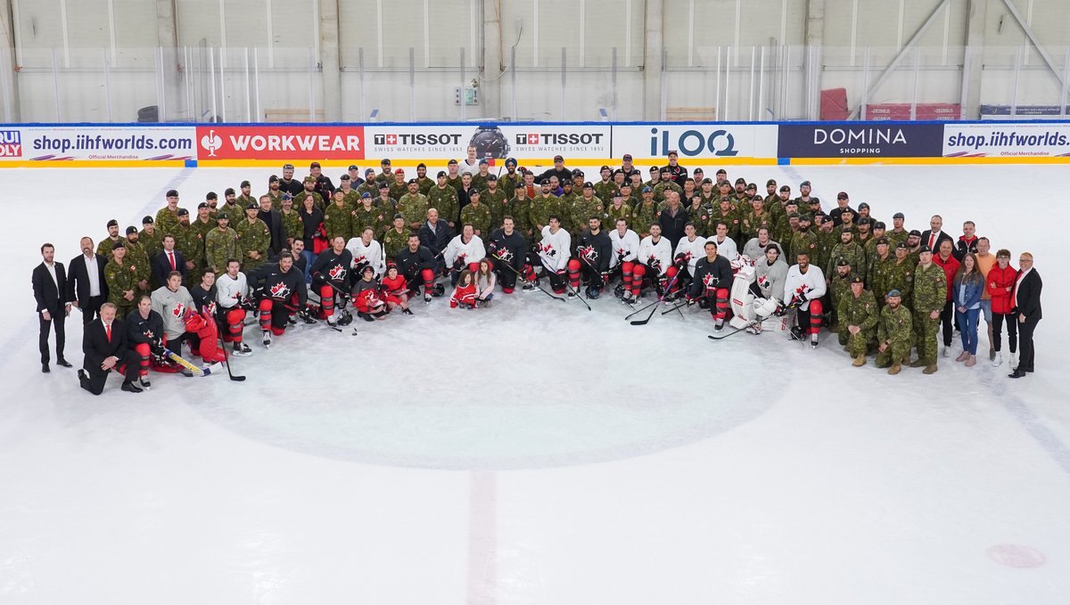 Honoured to have the <a href="/CanadianForces/">Canadian Armed Forces</a> visit 🇨🇦's National Men's Team after practice in Riga today! 👏

Ce fut un honneur de recevoir la visite des <a href="/ForcesCanada/">Forces armées canadiennes</a> à l’entraînement de l’équipe nationale masculine du 🇨🇦 à Riga aujourd’hui! 👏

#IIHFWorlds | #MondialIIHF