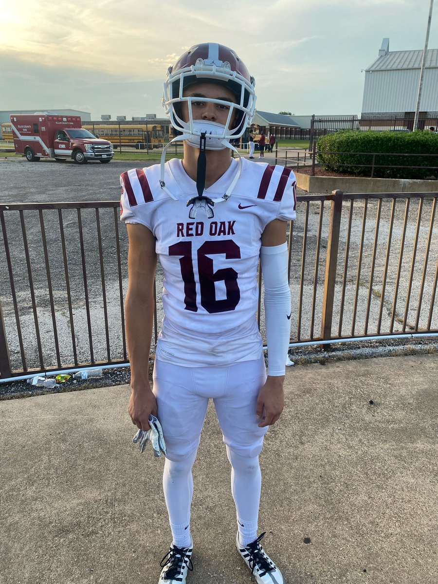 vvspress's tweet photo. Spring ball is a wrap and now it's time to lock in for the fall🔒 @rohawksfootball @_CoachROB__ @MRcoachP @CoachGasROHS @CoachTraun 
Few clips from the spring game. https://t.co/GuPxFNZLKs
