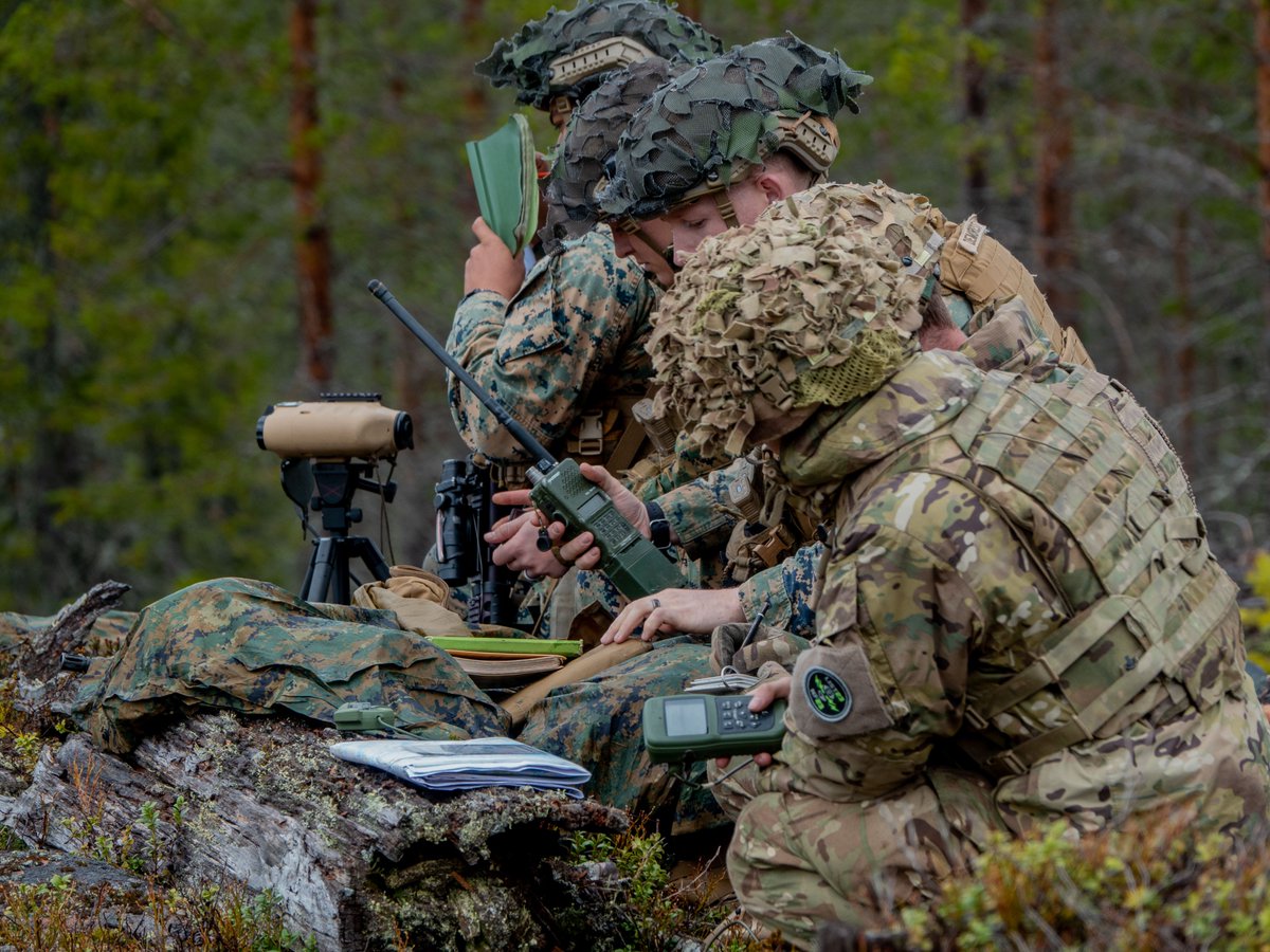 Maavoimat's tweet image. In the exercise #LIST23 joint operating was conducted at a forward observation post. 🇫🇮 Joint Fire Support Team was strengthened by 🇺🇸 @USMC FCT and 🇬🇧 JTAC. @FinnishAirForce F/A-18 Hornet carried out the air-to-ground delivery to the jointly acquired target. #StrongerTogether