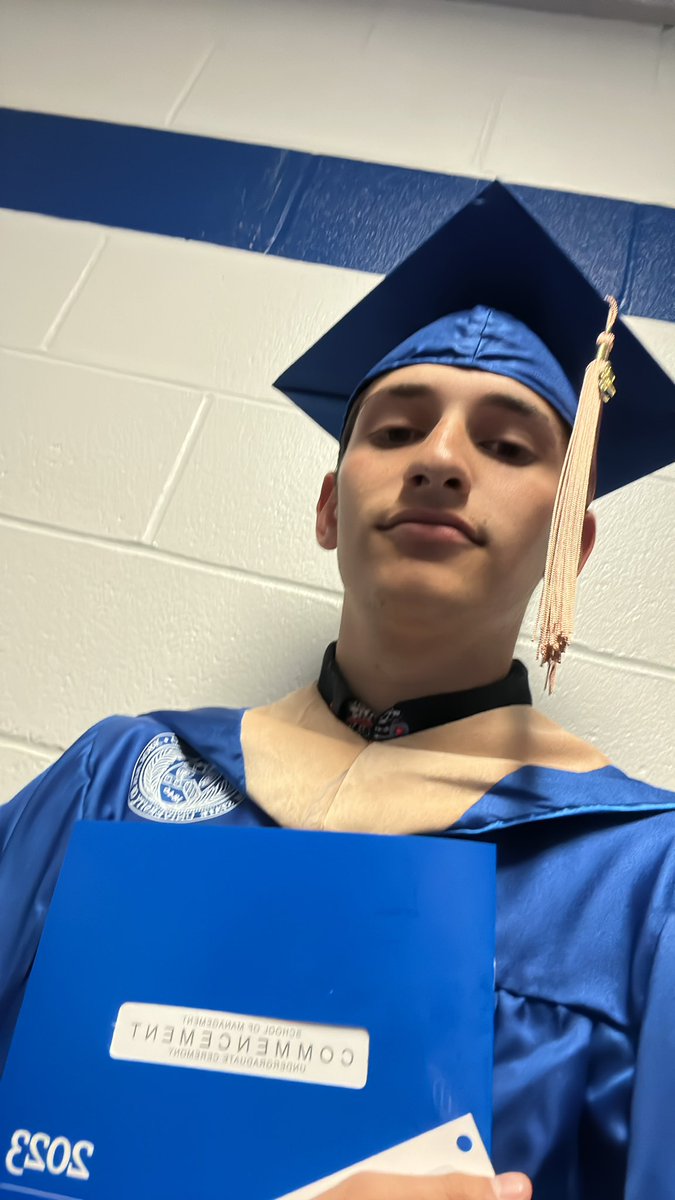 Big Graduation Vibes today! 🎓🎉

💰📈

#UBMgtGrad2023 #UBClassOf2023 #UBMgt #UBuffalo