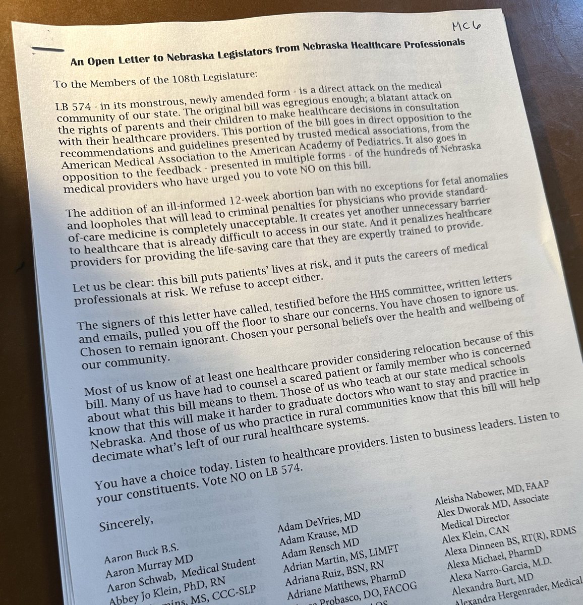 1200+ healthcare professionals in #Nebraska sent a letter to our Legislature stating the new #LB574 combined 12 wk abortion ban and anti gender affirming healthcare bill creates another unnecessary barrier to healthcare and “puts patients’ lives at risk”.

Spread this far + wide.