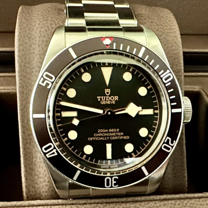 TUDOR Black Bay 58 Heritage Men’s 41mm Black Dial Watch – 79230N Submariner 1958

For sale by @mywatchguynick

$2,795

#tudor #watches #valueyourwatch #watchmarketplace #luxury #luxurylife #entrepreneur #luxurywatch #luxurywatches #luxurydesign #businesswatch #watchfam