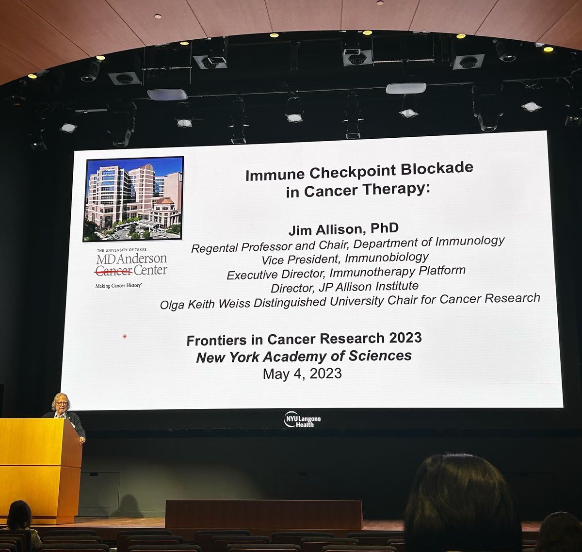 Nikitha Kota recently presented her work on the NanoLymph cell recruitment platform at the 2023 @NYASciences Frontiers in Cancer Immunotherapy in New York City. She met with leaders in field of cancer immunotherapy. We are lucky to have young scientists like her in the lab!