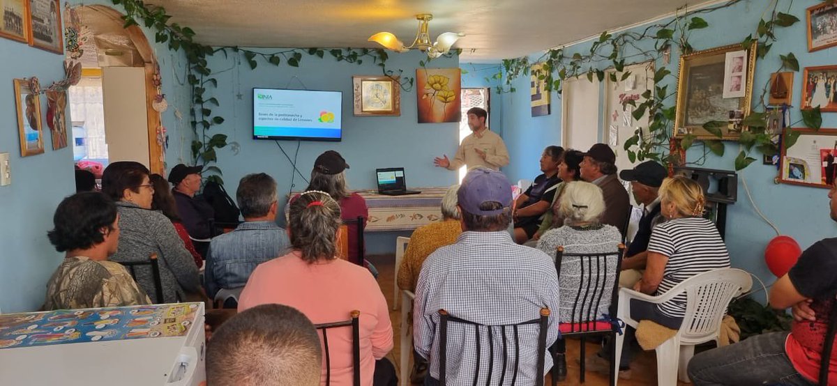 INIA_Intihuasi's tweet photo. En Ajial de Quiles #Punitaqui , Edgard Álvarez de @inialaplatina realizó la charla: "Poscosecha de Limones" a beneficiarios/as del programa Transferencia Tecnológica para dar valor agregado al Limón de Punitaqui @zonasrezagadas @gorecoquimbo https://t.co/ZHIlf03WeS