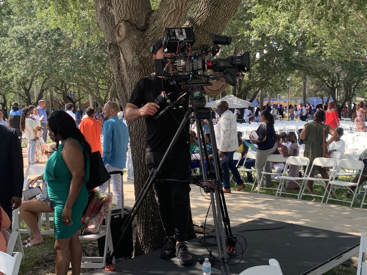 wupproductions's tweet photo. Unforgettable Graduation Moments by https://t.co/Af5Wz8aUOe at FMU's Commencement! We transformed FMU's Commencement into an immersive celebration, creating memories that last a lifetime! #FMU2023 #GraduationEvent #WUPProductions https://t.co/L6cZmMvifl