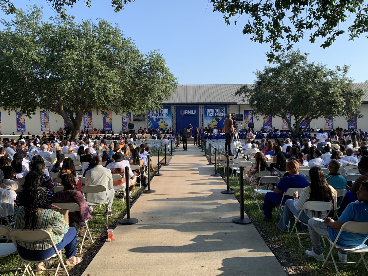 wupproductions's tweet photo. Unforgettable Graduation Moments by https://t.co/Af5Wz8aUOe at FMU's Commencement! We transformed FMU's Commencement into an immersive celebration, creating memories that last a lifetime! #FMU2023 #GraduationEvent #WUPProductions https://t.co/L6cZmMvifl