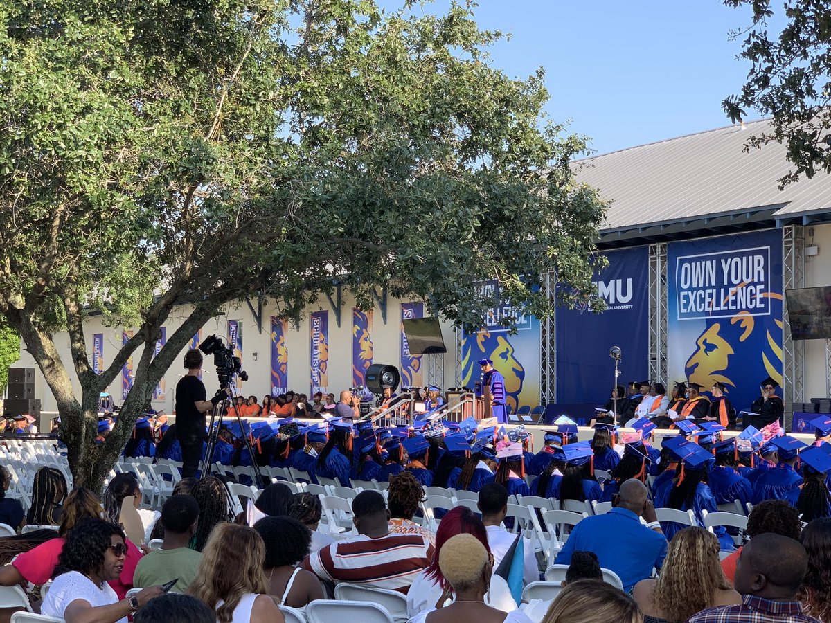 wupproductions's tweet photo. Unforgettable Graduation Moments by https://t.co/Af5Wz8aUOe at FMU's Commencement! We transformed FMU's Commencement into an immersive celebration, creating memories that last a lifetime! #FMU2023 #GraduationEvent #WUPProductions https://t.co/L6cZmMvifl