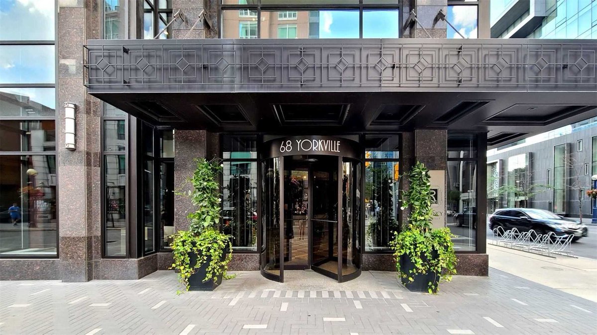 MakarczykJerzy's tweet photo. 68 Yorkville. https://t.co/oUW3RJvGB2 https://t.co/ackPBxBiqP