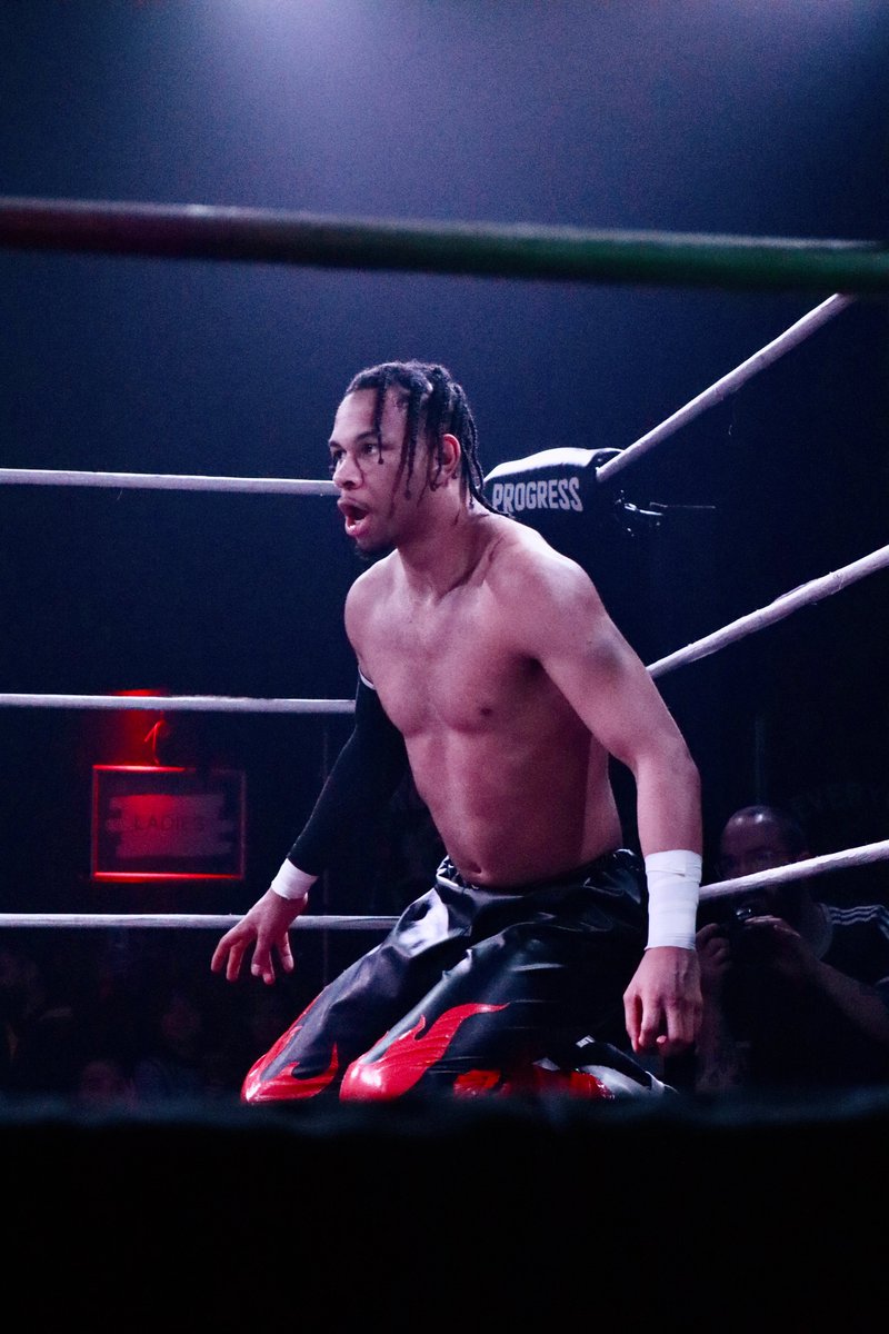MCN_371's tweet photo. レオン・スレーター Leon Slater
@ThisIs_Progress Gene Munny’s Daft Lad Emporium @ The Dome, London
7 March
#GMDLE #SSS16 https://t.co/ApjWFXbGvr
