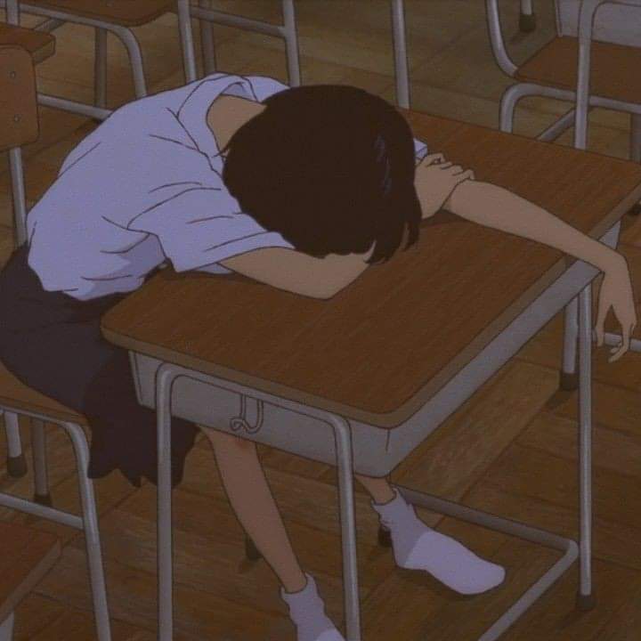 في مقاعد الدراسة، اللهُ يعلمُ هموم كل طالب وما في قلبه، الله يعلم المحاولات والسعي مهما كانت النتيجة، قد نرى تعثره ولا نعلم ما خفي من ظروفه، كل طالب يطمح للأفضل والنجاح بحياته، كلمة طيبة قد تضيء طريقه وترمم تعب أيامه، لنراعي أن لكل إنسان فصل لا نعرفه في كتاب حياته. 🌻🤎