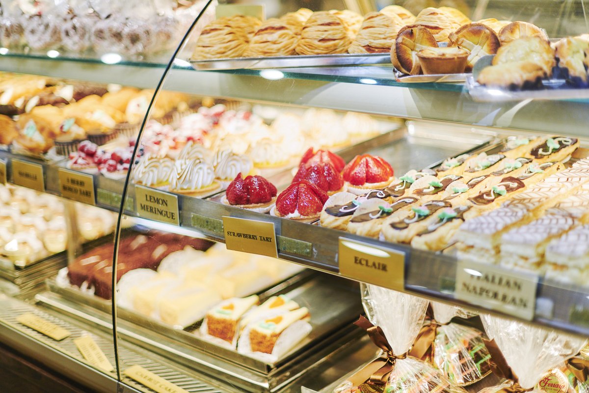 Today's selection of fresh-baked pastries has us drooling!! #FerraraNYC

#LittleItaly #ItalianEats #ItalianTreats #ItalianBakery #LittleItalyNYC #NYCBakery #NYCBakeries #ItalianDessert #bestofNYC #NYCEats #DessertInsider #SecretNY