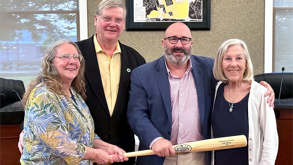 KY League of Cities (@kyleaguecities) on Twitter photo Thanks JCLC Pres/Plantation Mayor Becky Peak, Saint Matthews Mayor/KLC Bd Member Rick Tonini & Douglass Hills Mayor/KLC Exec Bd Member Bonnie Jung for recognizing KLC & <a href="/JDChaneyKLC/">J.D. Chaney</a> for the League's work in the 2023 session. We're happy to step up to the plate & represent cities! Thanks JCLC Pres/Plantation Mayor Becky Peak, Saint Matthews Mayor/KLC Bd Member Rick Tonini & Douglass Hills Mayor/KLC Exec Bd Member Bonnie Jung for recognizing KLC & <a href="/JDChaneyKLC/">J.D. Chaney</a> for the League's work in the 2023 session. We're happy to step up to the plate & represent cities!