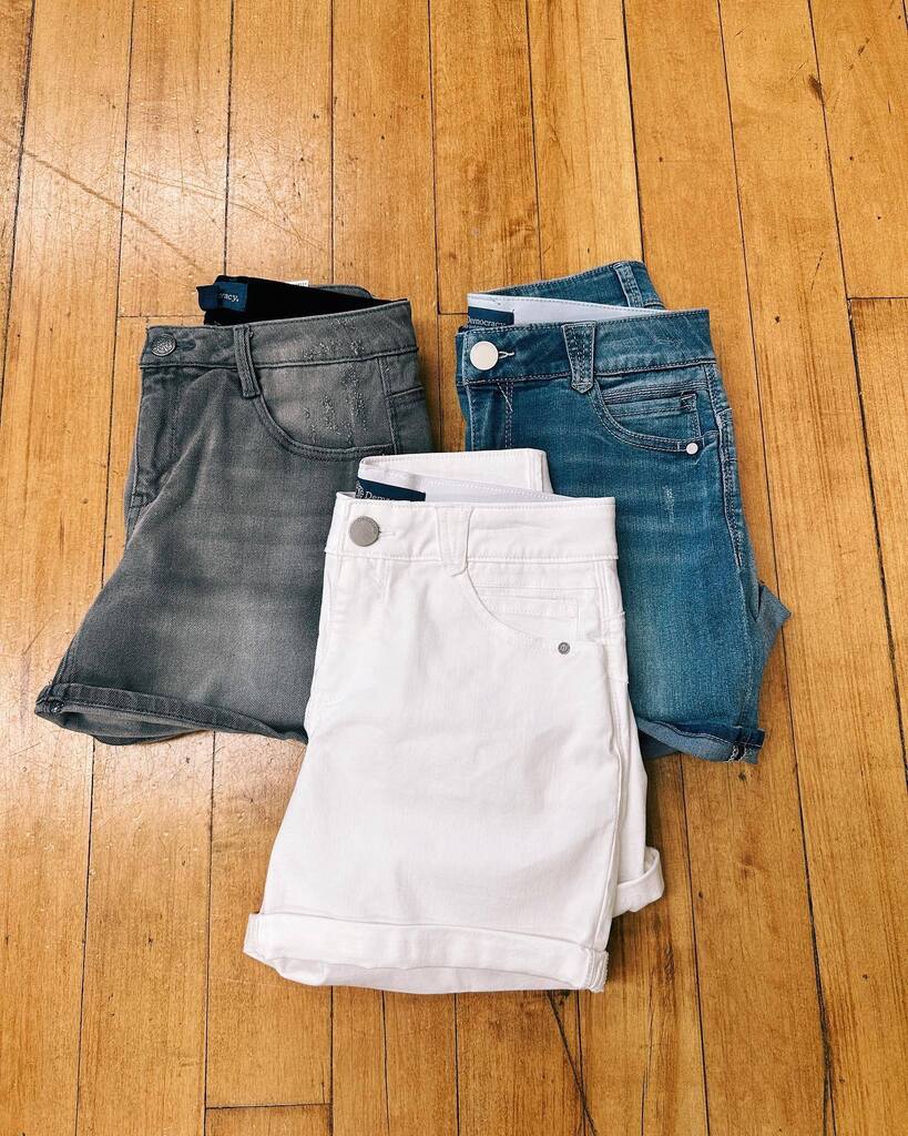 StphnsnsElkhrt's tweet image. Love your @democracyclothing jeans?? Check out these adorable shorts!! Same great fit, but perfect for the warmer weather ahead ☀️

#summerstyle #summerfashion #stephensons ift.tt/bS4LJjE ift.tt/3lpdtbF #bridal #weddingday #fashion