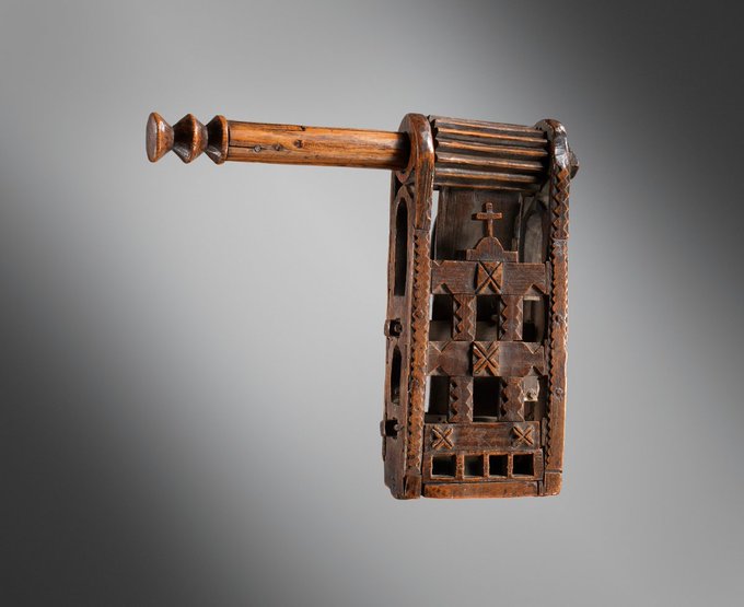 AlmanacAntiques's tweet photo. #Cograttles, or #ratchets, were wooden #instruments that produced a distinctive loud #sound when whirled which were used during #HolyWeek to call the faithful to services.
https://t.co/yRzyKVRAUA https://t.co/UFO7txhJTm