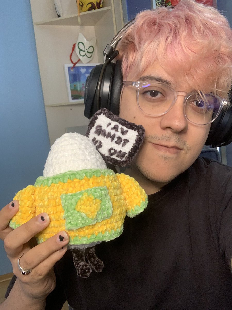 MikeLink1's tweet photo. Tava aqui do nada no PC e a @unlovabla me surge com um Richarlyson de Crochê 🥰 melhor presente que alguém pode receber 

#qsmp #richarlyson https://t.co/8lIwIJ5NHs